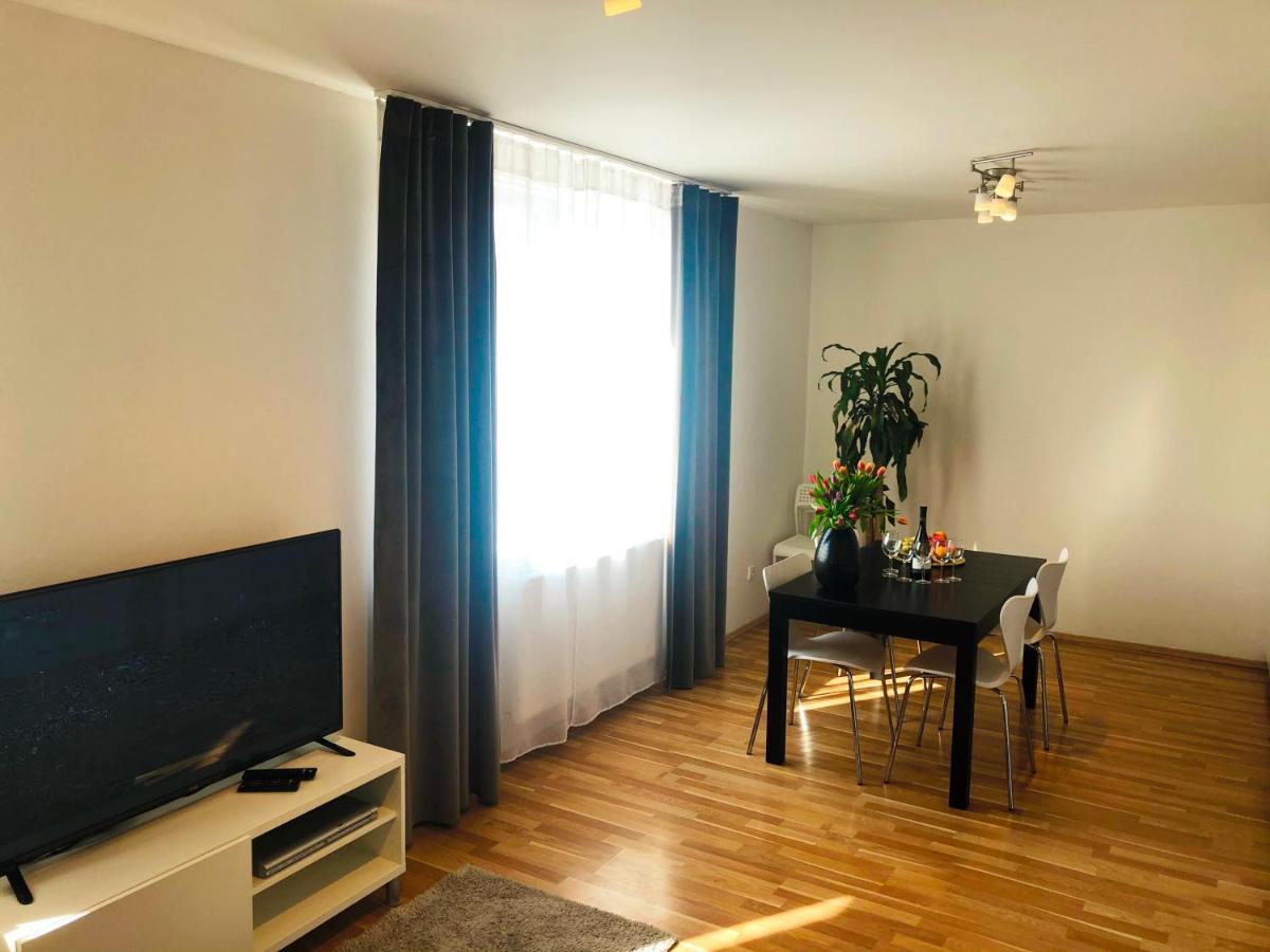 On The Top Apartments Praga Exterior foto